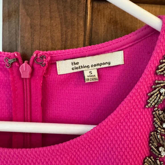 Pink fitted dress with beautiful embellishments size small - Picture 2 of 6